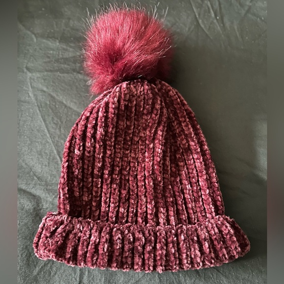 Women’s Hat - Picture 2 of 3